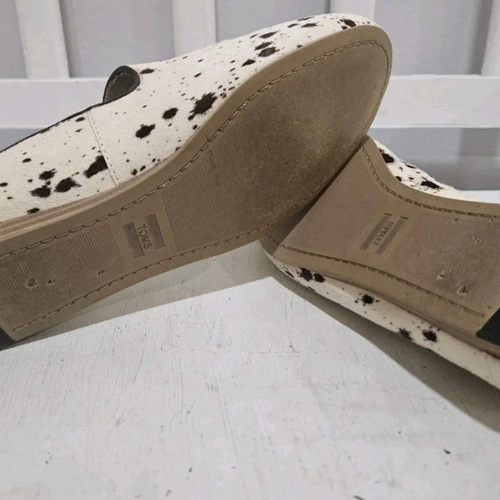 Toms Womens Darcy Canvas Birch Spotted Cow Slip On Loafers 10015791 Size 8.5